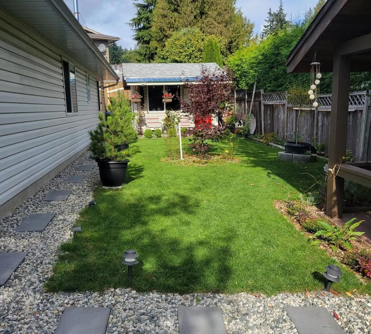 Joyveal'S Homey Place 2 Sechelt 0*,  Canada