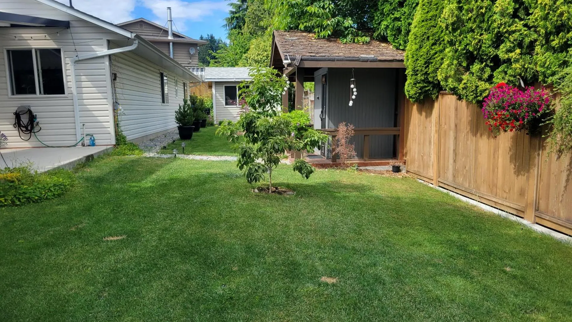 Joyveal'S Homey Place 2 Sechelt 0*,  Canada